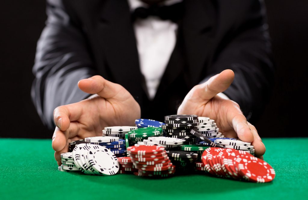 How to become a poker pro? Tips and hints 